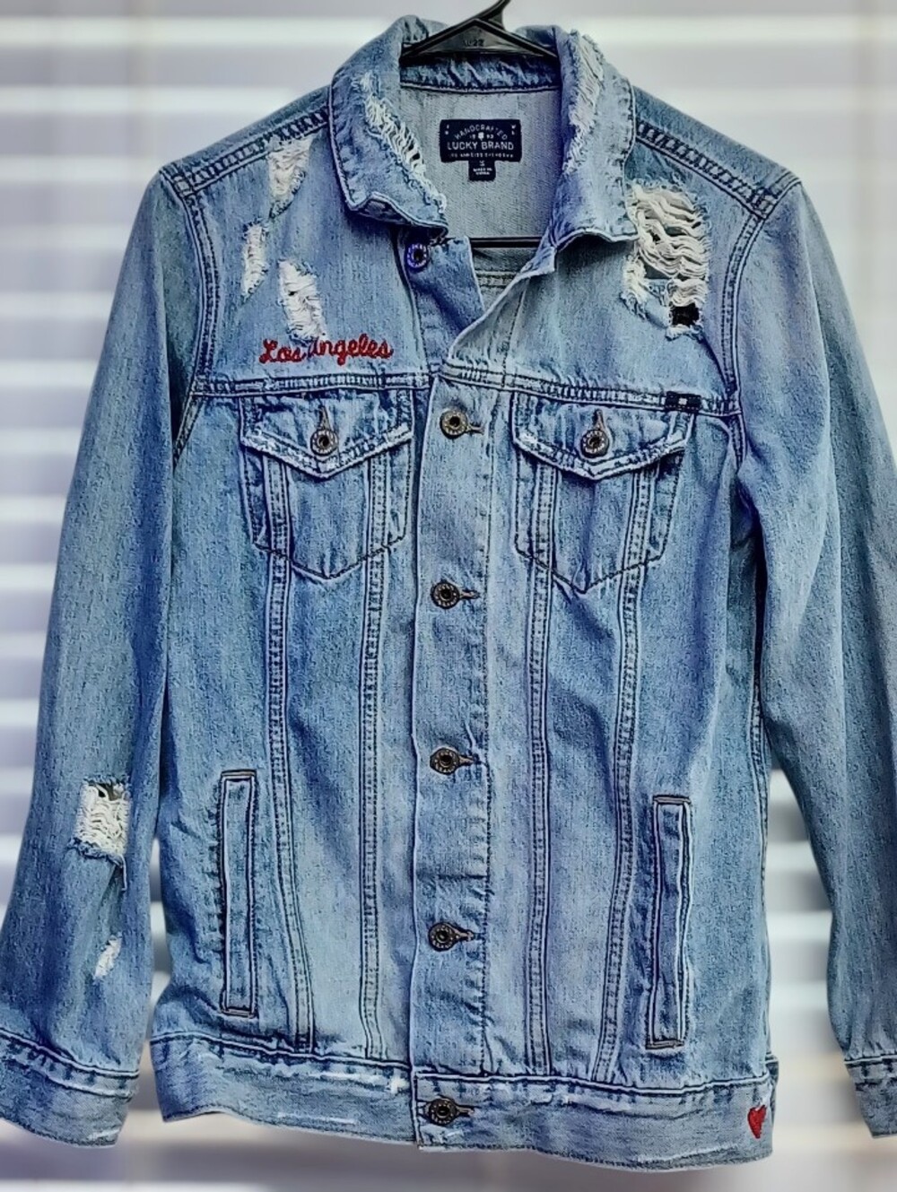 Lucky Brand Distressed Denim Boyfriend Trucker Jacket Los Angeles Heart ❤️✨️ - Picture 4 of 9